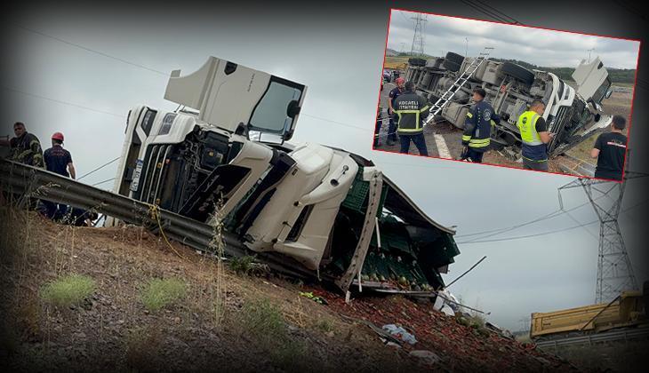 Kocaeli’nde feci kaza! Karpuz yüklü TIR devrildi: 1 meyyit, 3 yaralı