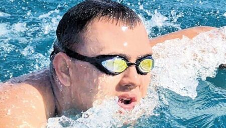 Manş Denizi’ni yüzerek geçen birinci otizmli Türk sporcu! Tebrikler Tuna