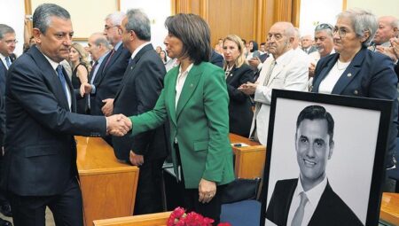 Özel’den iç cephe cevabı: ‘İç cepheyi tahkim edelim’