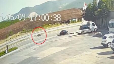 Samsun’da feci motor kazası! Sürüklendiği anlar kamerada