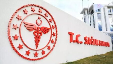 Sıhhat Bakanlığından yangın açıklaması: Hiçbir hasta olumsuz etkilenmemiştir