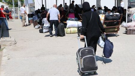 Suriyelilerin ülkelerine dönüşü okulların tatile girmesiyle sürat kazandı