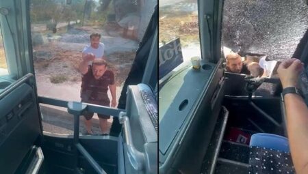 Turist otobüsüne hücum kamerada: Sürücüye taşla saldırdılar