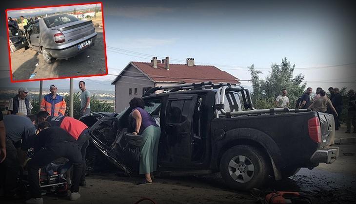 Uşak’ta kamyonet ile araba baş başa çarpıştı: 1 meyyit, 1 yaralı