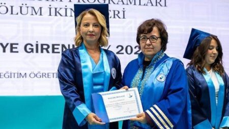 Yarım kalan üniversite hayalini 51 yaşında 2’ncilike bitirdi! Öğretmenlik yapmayı düşünüyorum’