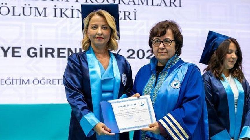 Yarım kalan üniversite hayalini 51 yaşında 2’ncilike bitirdi! Öğretmenlik yapmayı düşünüyorum’