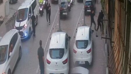 Yol verme tartışması kanlı bitti! Arbedeyi ayırmak istedi göğsünden bıçaklandı