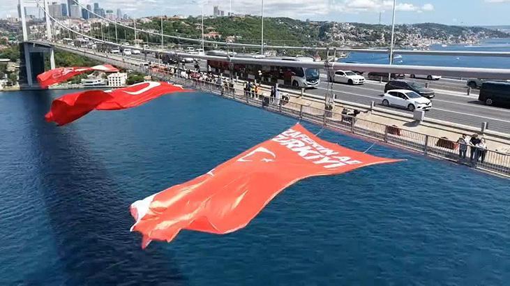 15 Temmuz Şehitler Köprüsü’ne Türk bayrağı asıldı: Tüm dünyaya ispatladı
