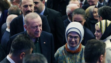 AK Parti’nin yeni müziği: Dünya Bizi Bekler