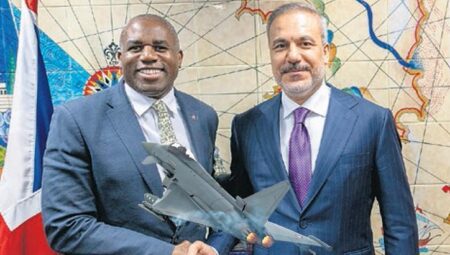 Ankara-Londra çizgisinde ilişkiler derinleşiyor! Dışişleri Bakanı Hakan Fidan İngiliz mevkidaşını ağırlayacak