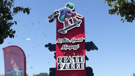 Bakan Bak, ‘Mattia Ahmet Minguzzi Skate Parkı’ açılışına katıldı