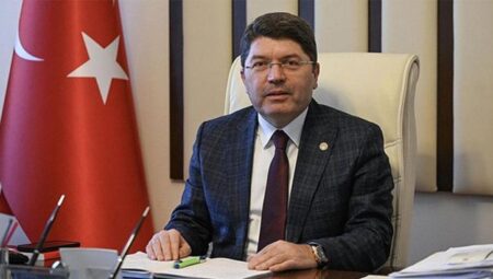 Bakan Tunç HSK üyeleriyle bir ortaya geldi
