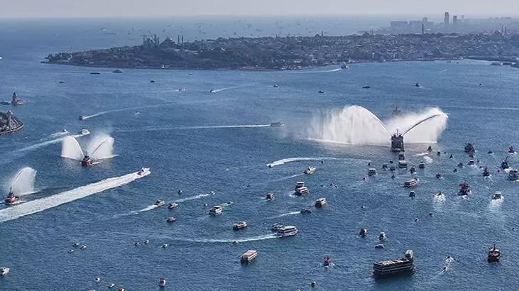 Boğaz’da 15 Temmuz korteji! 253 şehidin anısına 253 tekne
