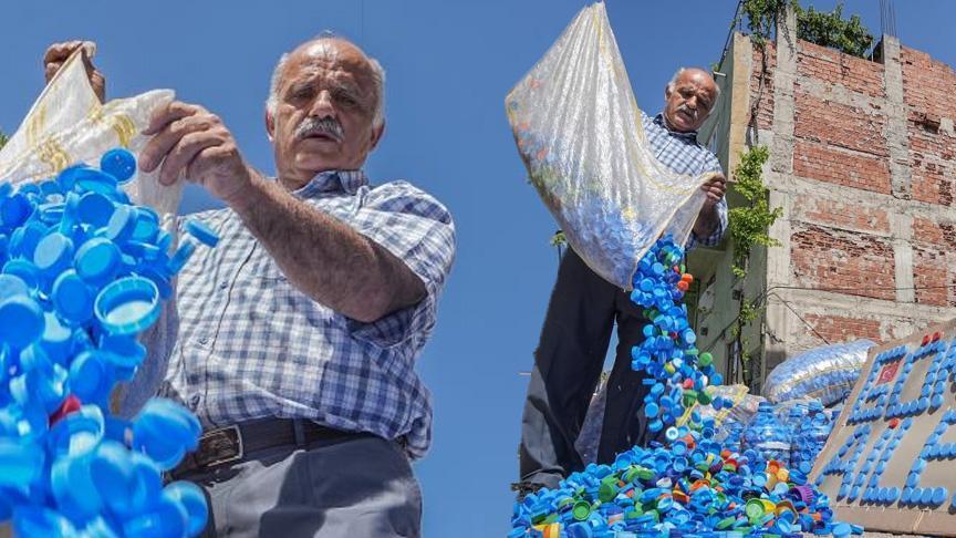 Bursa’nın sessiz kahramanı! Emekli oldu, 15 yıldır sokak sokak geziyor