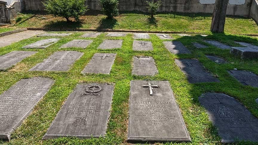 Çocuk parkında 150 yıllık mezar taşları! Şok gerçek çıktı: ‘Banyo fayansı yaptılar’