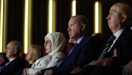Cumhurbaşkanı Erdoğan ‘En Uzun Gece’ destanının birinci temsiline katıldı