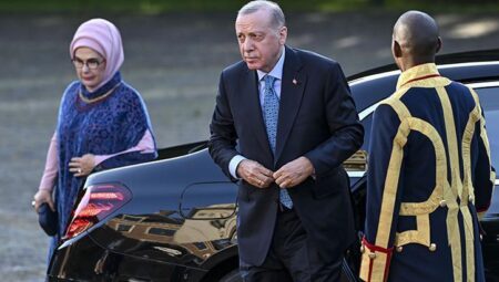 Cumhurbaşkanı Erdoğan, Hollanda Hükümdarı Alexander’ın NATO başkanları onuruna verdiği yemeğe katıldı