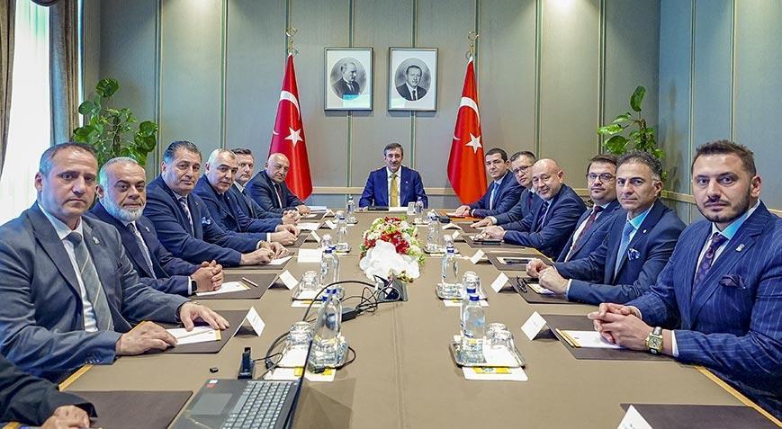 Cumhurbaşkanı Yardımcısı Cevdet Yılmaz, ATO ve TASD idaresini kabul etti