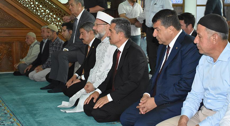 Diyanet İşleri Başkanı Erbaş orman yangınlarının sona ermesi için dua etti