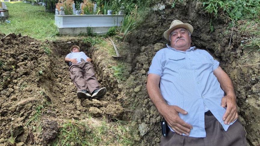 Düşünde gördü her şey değişti! Kendi mezarını ziyaret ediyor