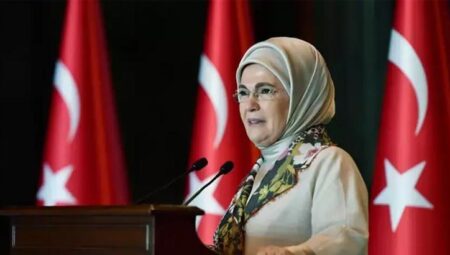 Emine Erdoğan, Ümraniye Etraf Şenliği’ne katıldı