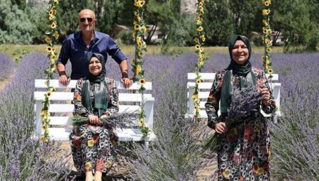 Eşi için kent hayatını bırakıp köye yerleşti! 1 dönümlük bahçe hayatlarını değiştirdi