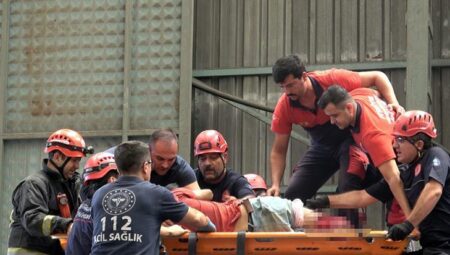 Fabrikada dehşet! Kırım makinesine düşen personelin iki bacağı diz altından koptu