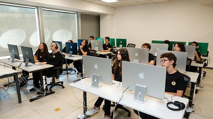 Fiyatsız devlet okulu! Demirören MTAL, AP programıyla dünya üniversitelerine açılan kapı