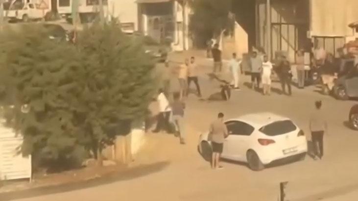 Hatay’da kaza sonrası taraflar birbirine girdi! Sopalar, yumruklar havada uçuştu