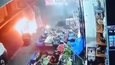 İstanbul Küçükçekmece’de markete molotoflu atak düzenlendi