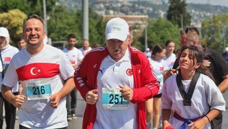 İstanbul’da düzenlenen Vatan Koşusu’yla 15 Temmuz Şehitleri anıldı