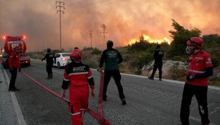 İzmir Valisi Elban’dan Çeşme yangınına ait açıklama