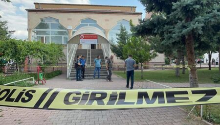 Kayseri’de dehşetli olay! Mescitte namaz kılarken bıçakla öldürüldü