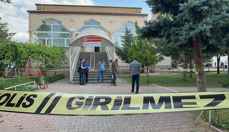 Kayseri’de dehşetli olay! Mescitte namaz kılarken bıçakla öldürüldü