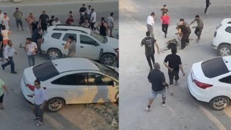Kaza sonrası çıkan arbedeyi ayırmak isteyenlere bıçaklı saldırı! Dehşet anları kamerada: 1 meyyit, 3 yaralı