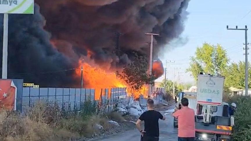 Kentte yangın büyüyor! Dumanlar ve alevler her yeri sardı