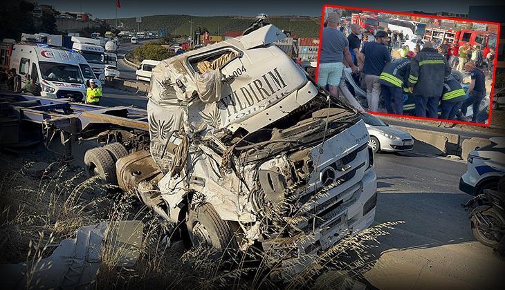 Kocaeli’de dehşetli kaza! 3 araç birbirine girdi! Meyyit ve yaralılar var