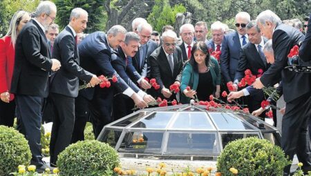Meclis Başkanı’ndan anayasa daveti