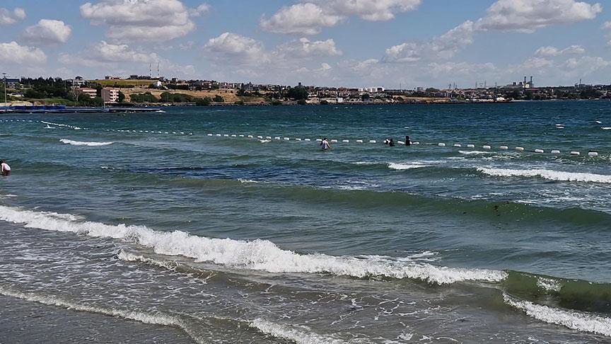 Meteoroloji uyarmıştı! Tekirdağ’da denize girmek yasaklandı