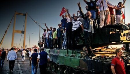 Milletin zaferi! Hain darbe teşebbüsünün üzerinden 9 yıl geçti