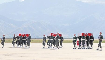 Onlardan geriye duygulandıran anıları kaldı