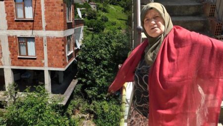 Rusya’dan getirildi Rize’deki meskenleri ele geçirdi! ‘Kaldık yılanların içinde’