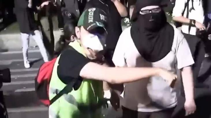 Saraçhane’de tehdit içeren telaffuzlarda bulunan maskeli gösterici gözaltına alındı