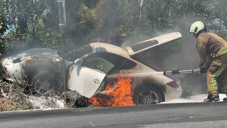 Sarıyer’de 10 milyonluk Porsche kül oldu! Şoför canını sıkıntı kurtardı