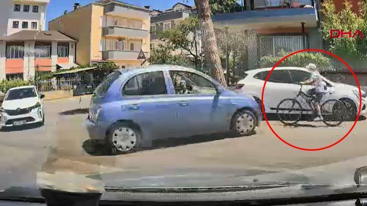 Savrulan araba bisikletli çocuğa çarptı! Kaza anı kamerada