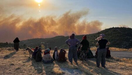 Son dakika… Yangınlarda son durum! Manisa’da 10 mahalle boşaltıldı, müdahale devam ediyor