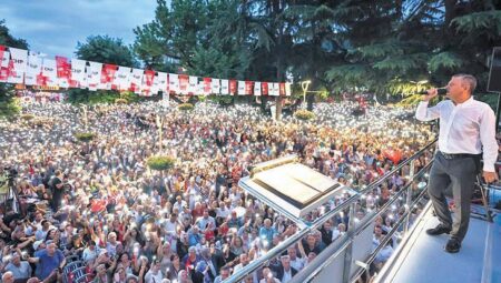 ‘Sorunları demokrasi ile çözeceğiz’