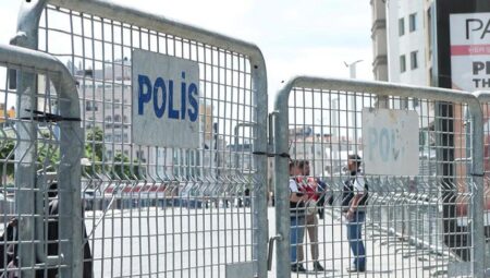 Taksim Meydanı yaya girişine kapatıldı! Vali Gül’den açıklama