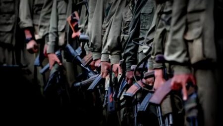 ‘Törenle silah bırakılacak’ argümanı