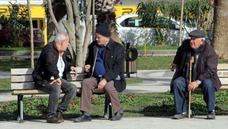 Türkiye süratle yaşlanıyor: Birkaç yıl içinde her 4 bireyden biri 65 yaş üzeri olacak